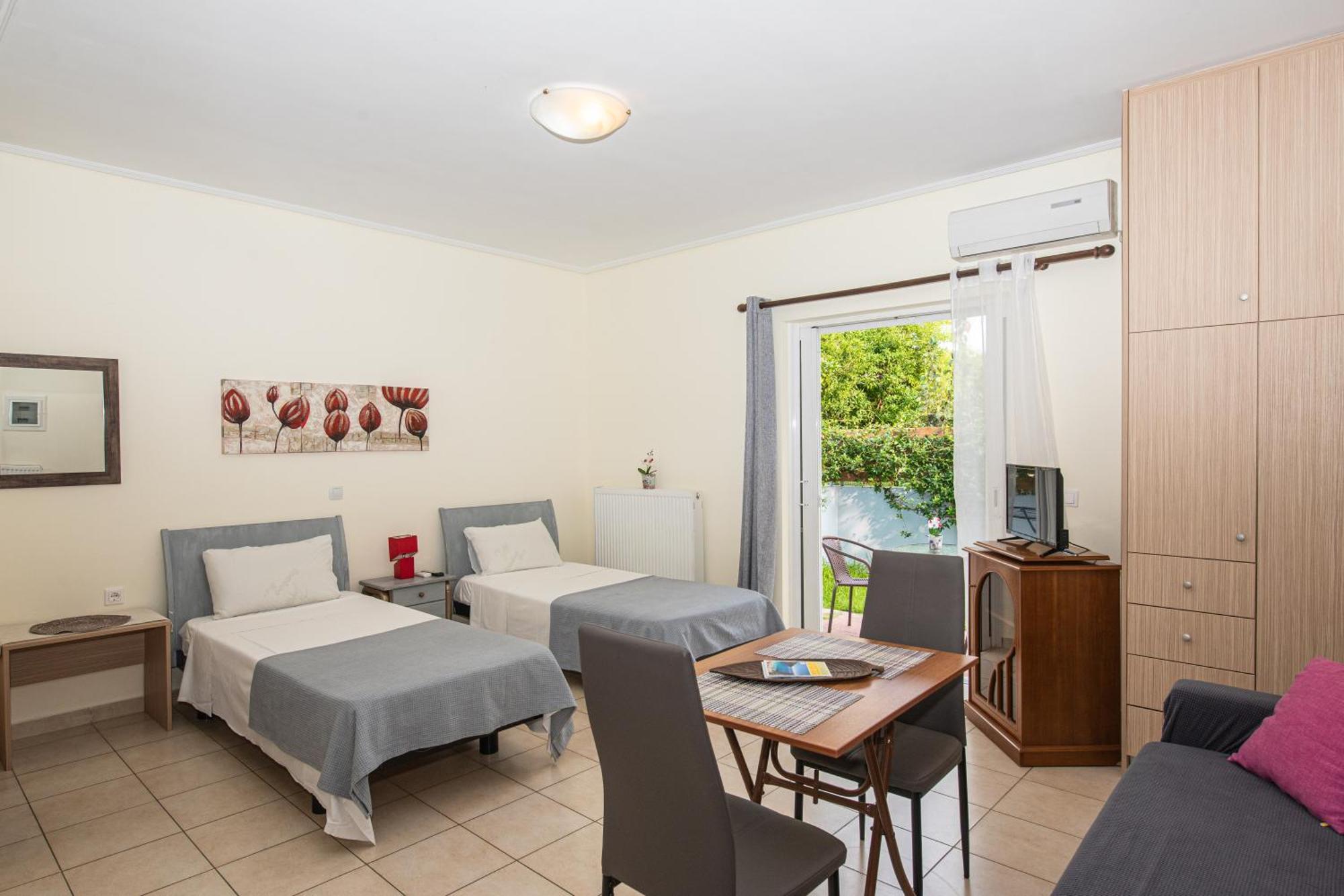 Olivine Apartments Lefkada City ภายนอก รูปภาพ